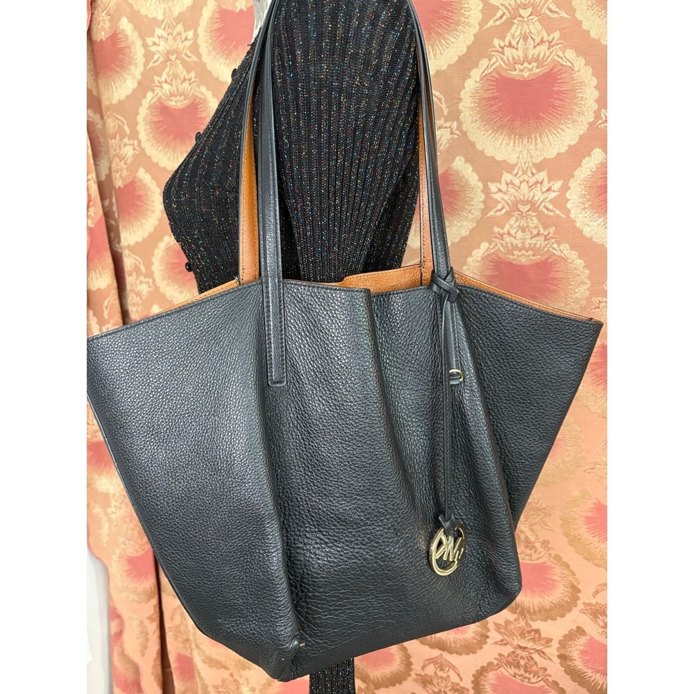 Michael Kors Izzy Large Reversible Tote Wallet Black Tan Large